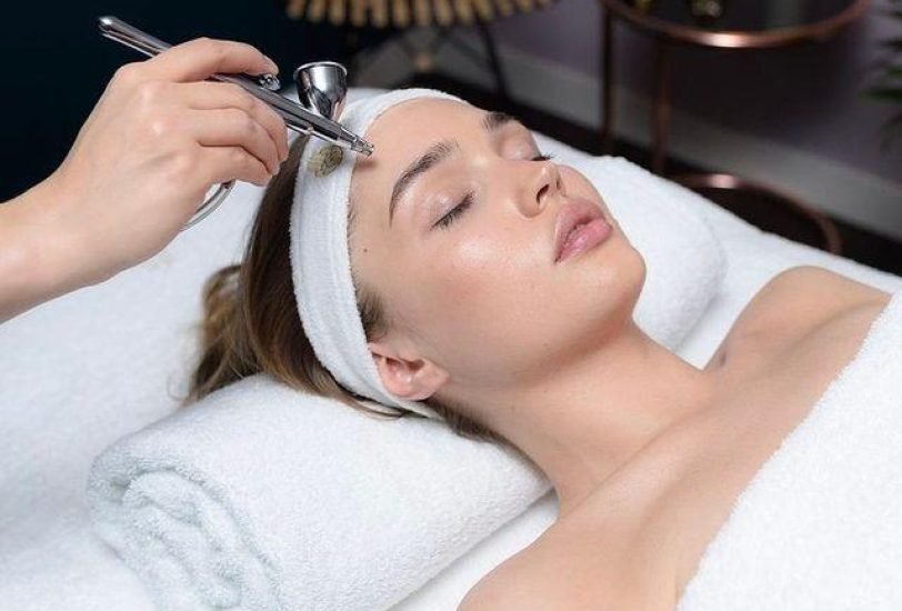 Facial Contouring & Lifting