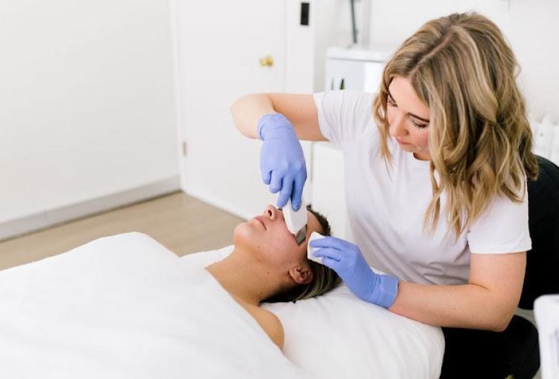 Facial Contouring & Lifting